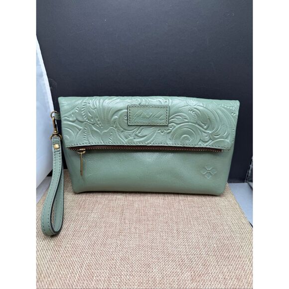 New Patricia Nash Valerie Tooled Leather Foldover Wristlet Sage - Picture 1 of 12